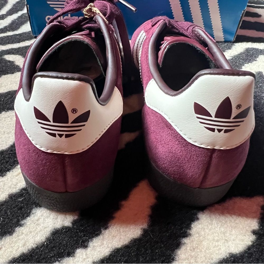 NWT Adidas Gazelle Sneakers Maroon Size Men 5.5/Women 6.5 - Picture 12 of 15